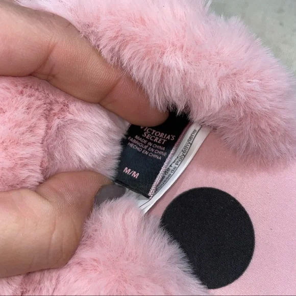 Victoria's Secret NWOT! Signature Pink/Black Satin Polka Dot Faux Fur Slippers - Picture 6 of 8